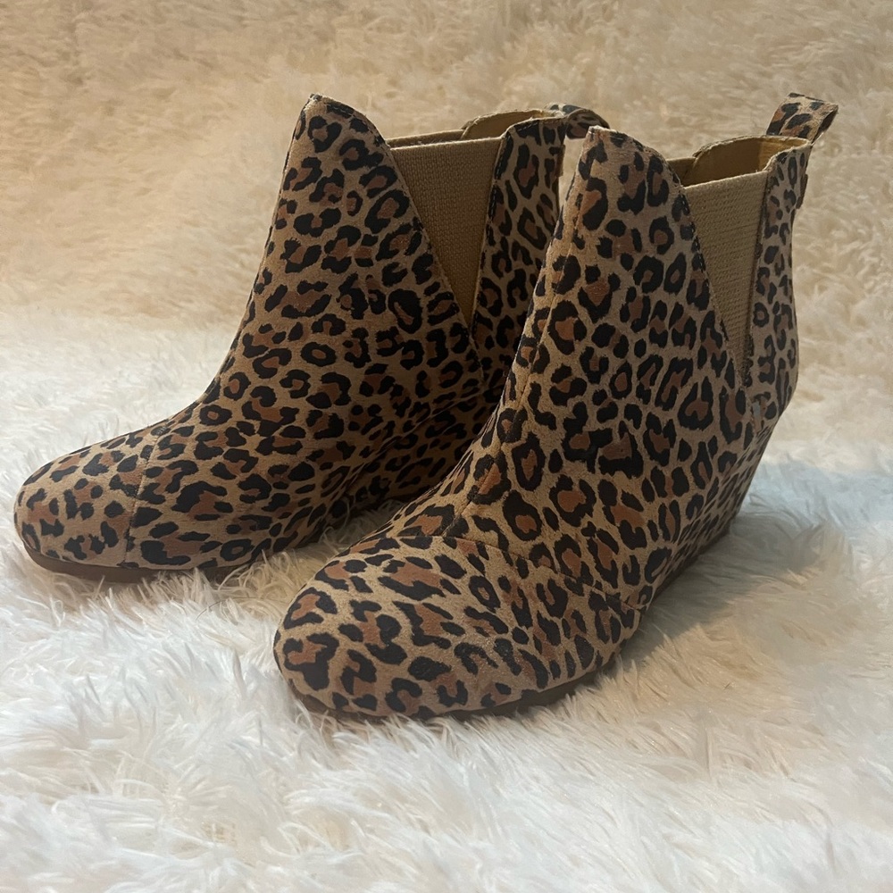 Toms Cheetah Wedge Booties